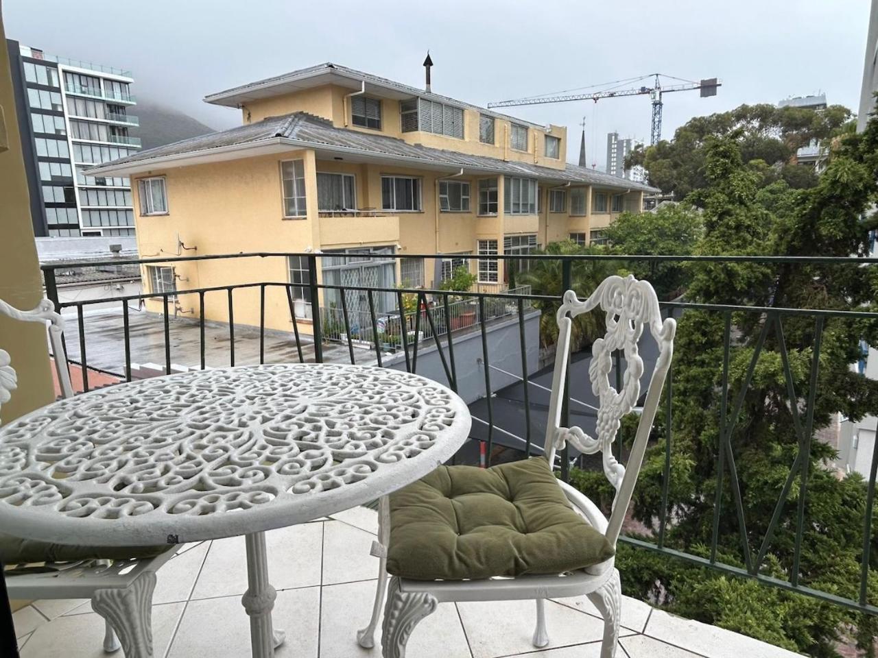 Apartment Cosy And Classy Sea Point