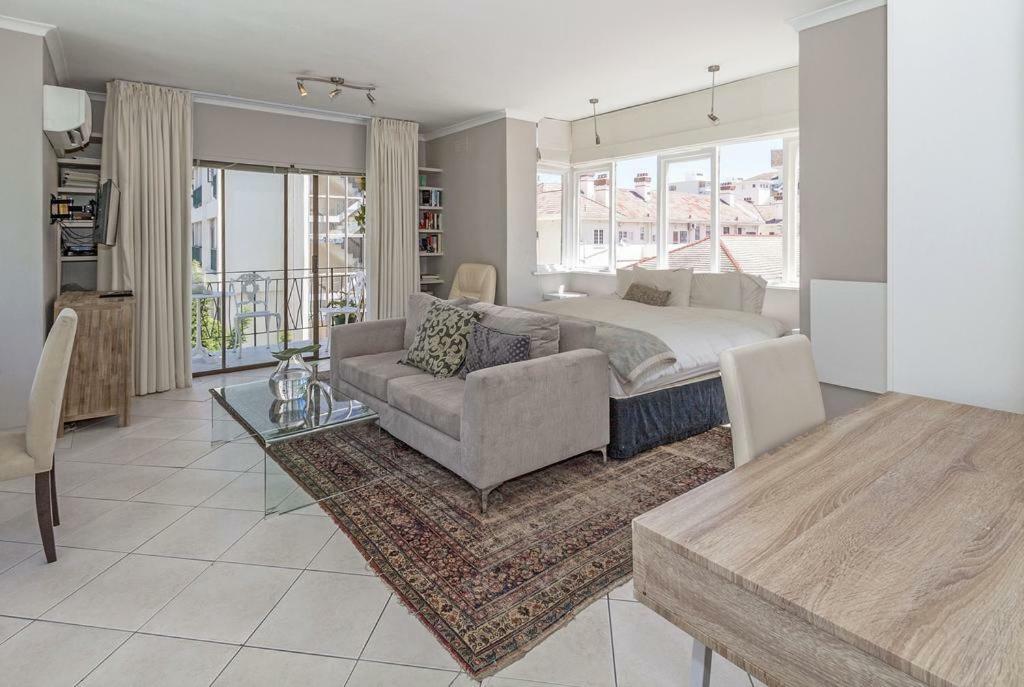Cosy And Classy Sea Point * Cape Town